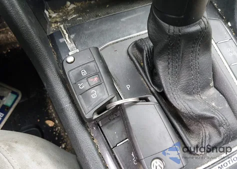 2018 Volkswagen Tiguan 2.0T S из США, поврежденный, VIN 3VV0B7AX1JM021096